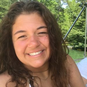 Meet your Posher, Claire